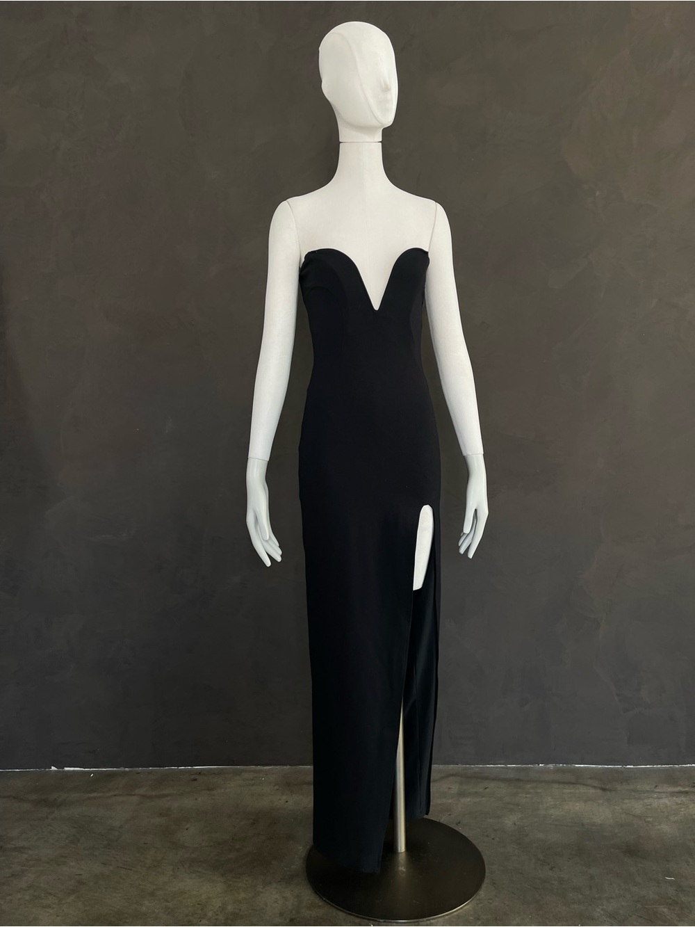 NICHOLAS Tena Black Strapless Deep V Sweetheart Column Maxi Gown Thigh Slit
